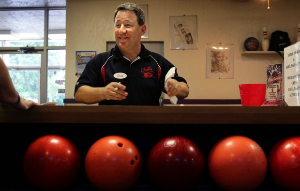 bowling-alley-worker